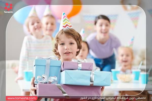 تولد کودکان و اسباب بازیها.jpg